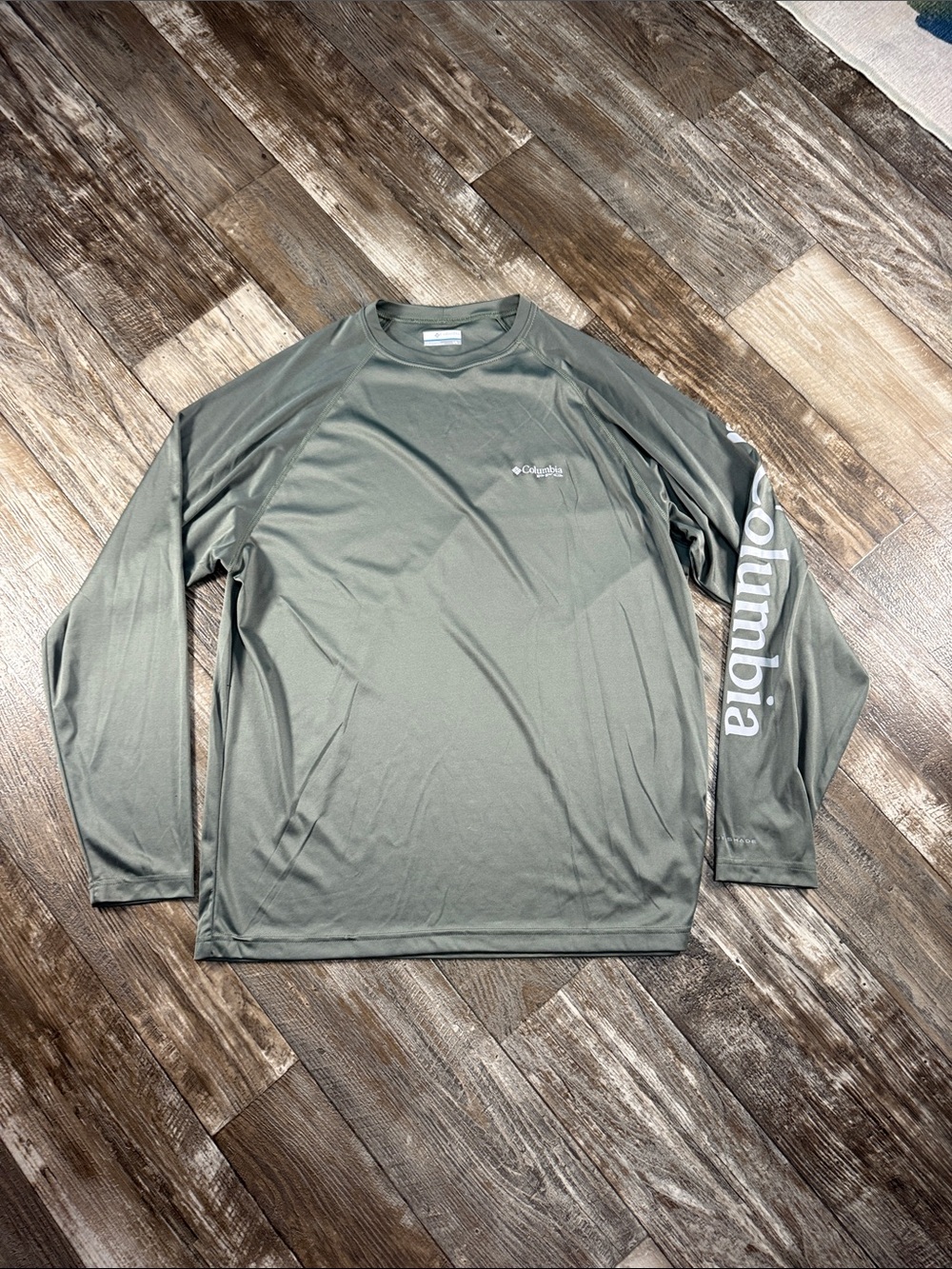 Columbia Olive Green Men's Long-Sleeve Performance Tee